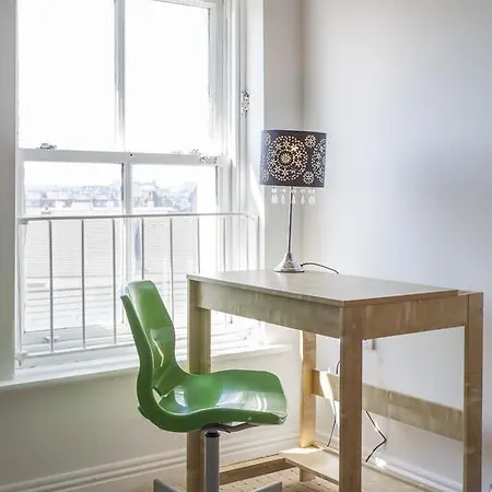 Christchurch - La Rochelle Duplex *