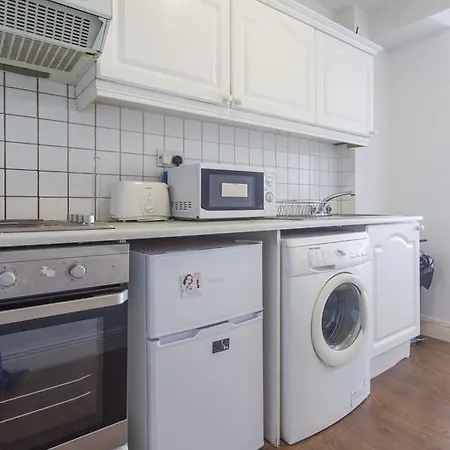 Christchurch - La Rochelle Duplex Apartment *